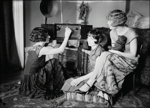 The Brox Sisters tune their radio